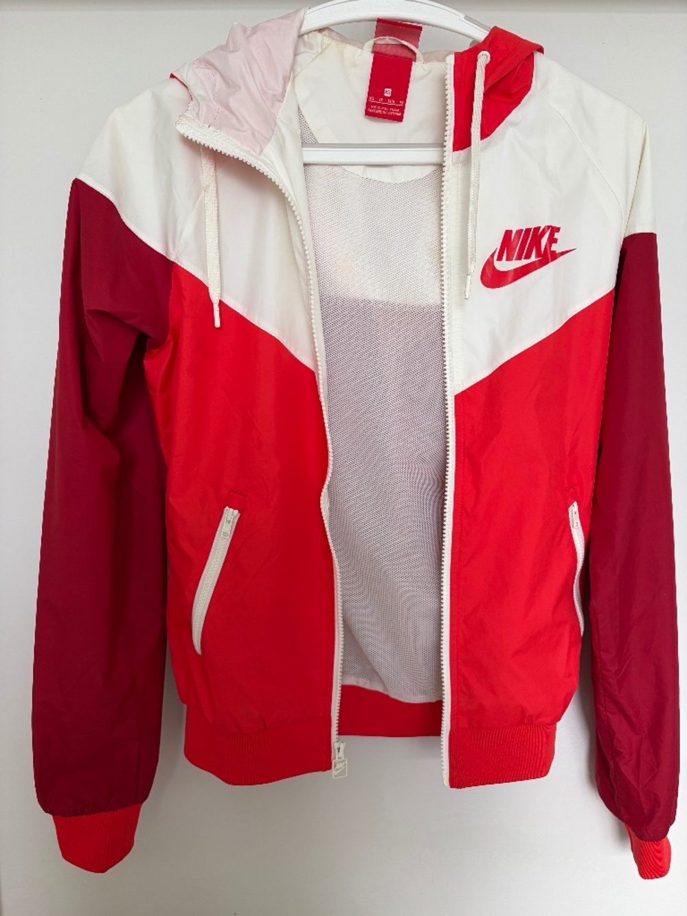 Nike Sportswear Windrunner Hooded Jacket Women’s XS Red White